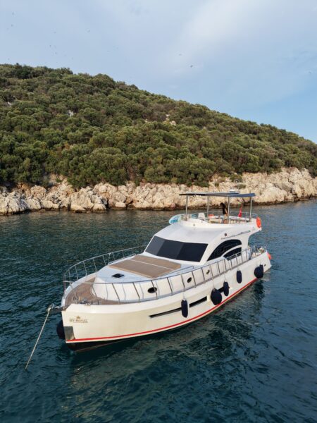 Antalya 15 Metre Motor Yat