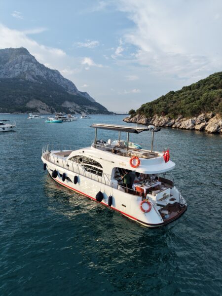 Antalya 15 Metre Motor Yat